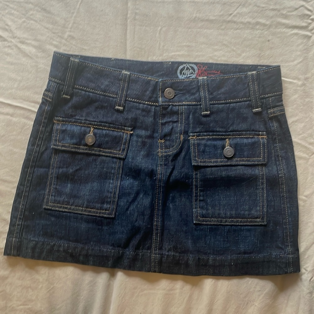 Brand new (never worn) Gap jean skirt, dark blue denim, size 0.
